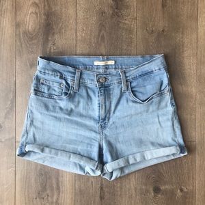 High rise Levi mom shorts